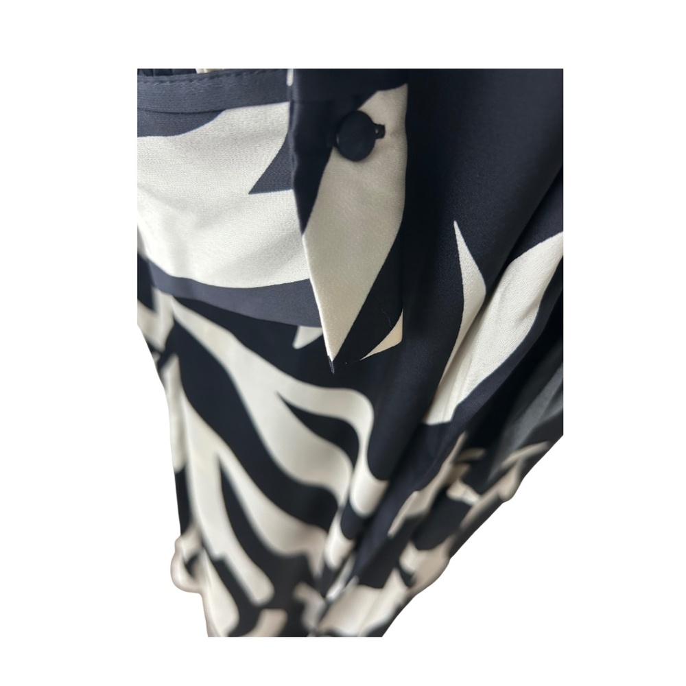 H&M Navy and Cream Abstract Print Wrap Dress Long Sleeve Size Medium - Picture 10 of 11